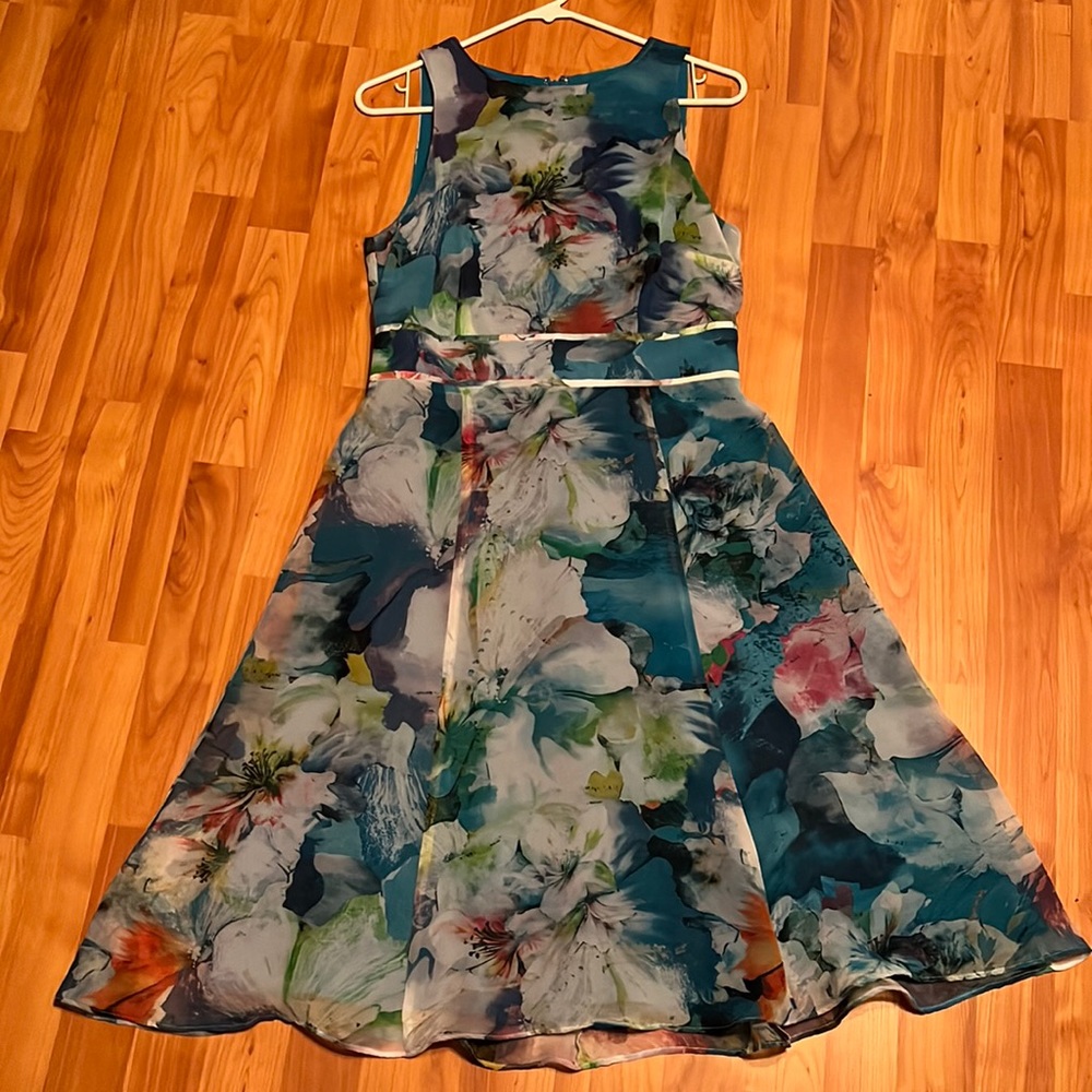Size 8 polyester floral dress